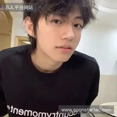 杜严谦
